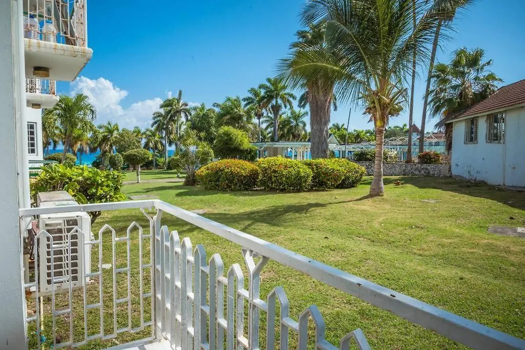 Cozy Apartment W/Ocean View, Pool & Beach Access Montego Bay