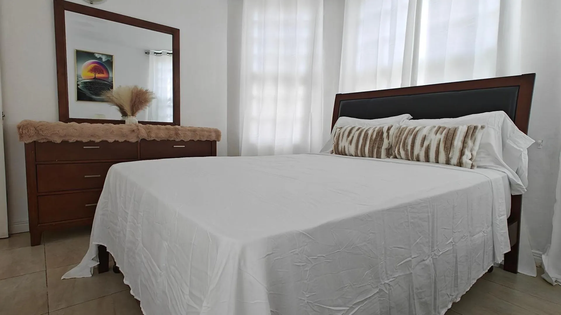 Cozy Apartment W/Ocean View, Pool & Beach Access Montego Bay